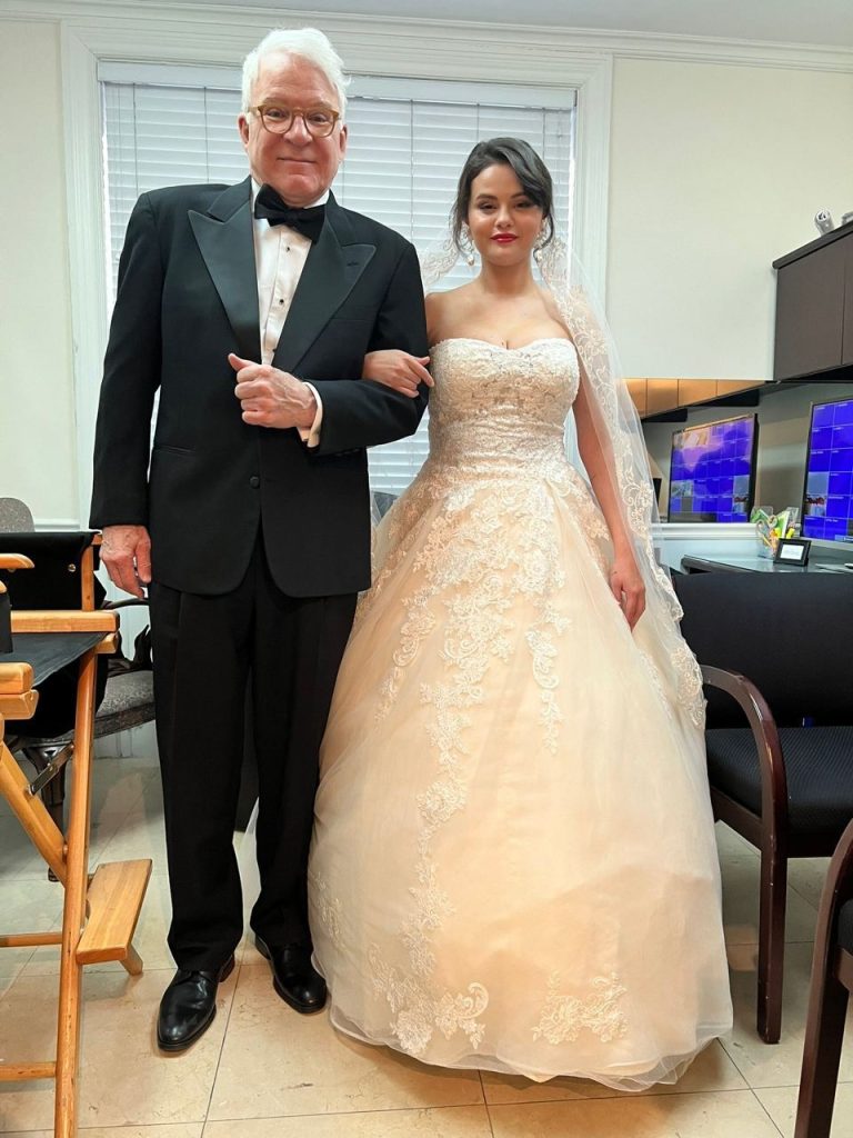Селену Гомес у весільній сукні