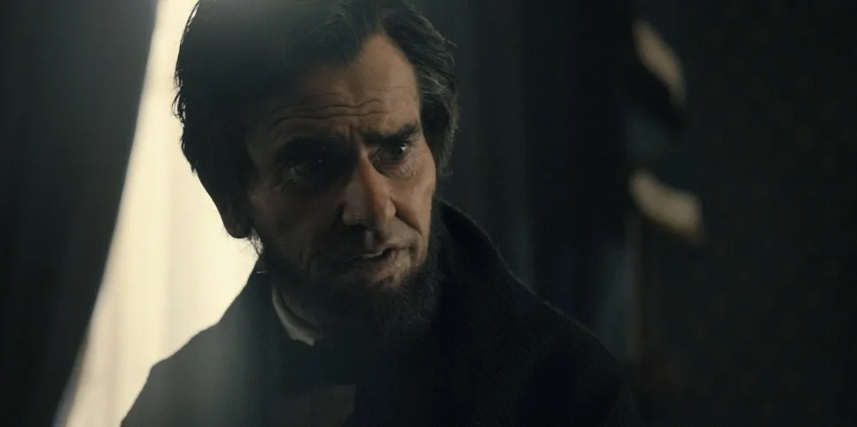 Розшукується, або Полювання на людей, про вбивство Лінкольна: перші кадри, дата виходу, трейлер