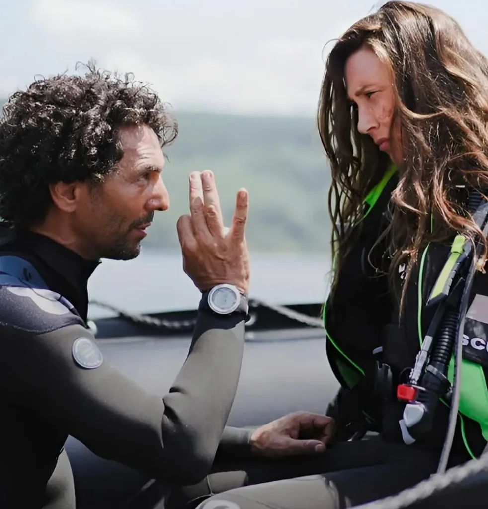 Мутні води (Surface 2025) де подивитися в Україні