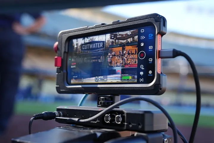 Apple TV+ вперше транслює Friday Night Baseball, знятий повністю на iPhone 17 Pro