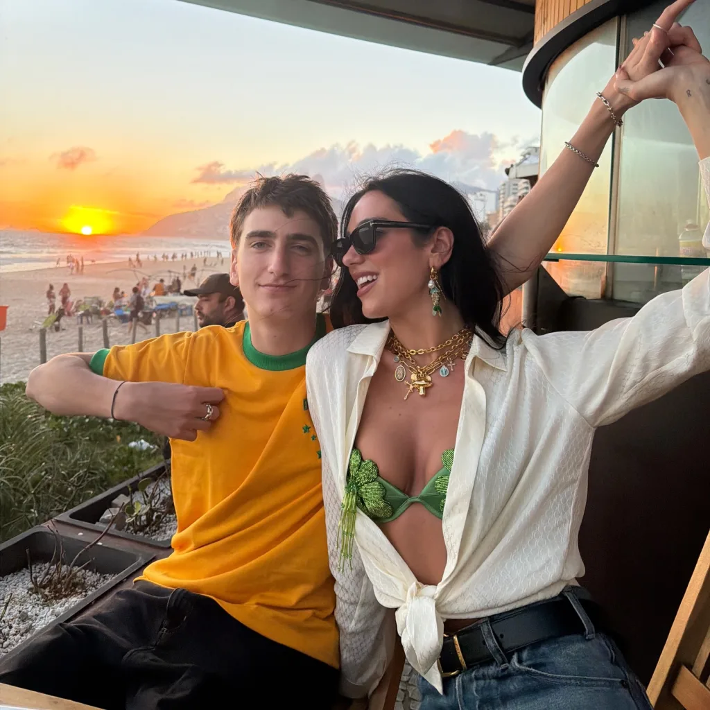 Дуа Ліпа в Ріо: яскравий вікенд та емоції на футбольному матчі