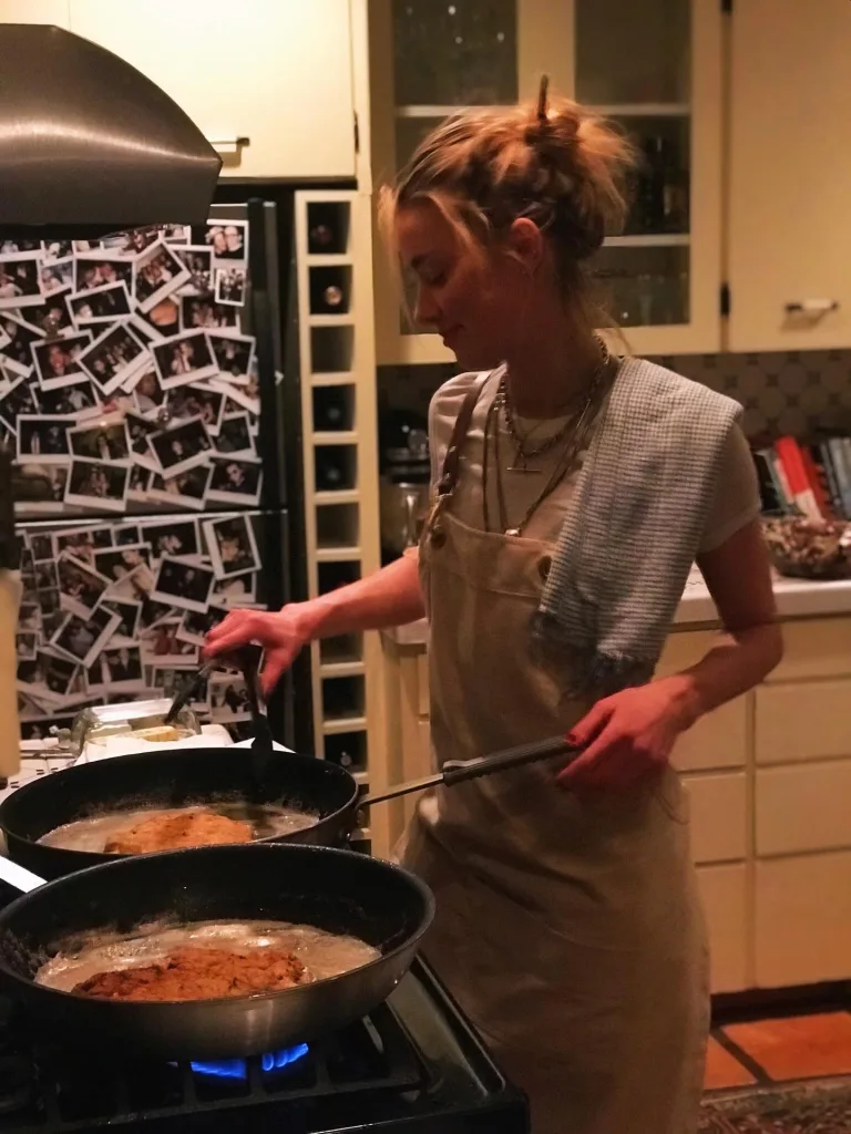 Ембер Герд показала, як святкувала День подяки — теплий ретроспективний пост та новини про її кар’єру