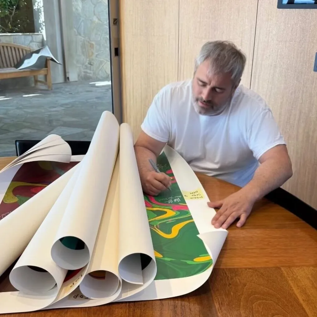 Коли звук стає мистецтвом: актори «Друзів» об’єдналися для благодійної арт-колекції на підтримку Matthew Perry Foundation