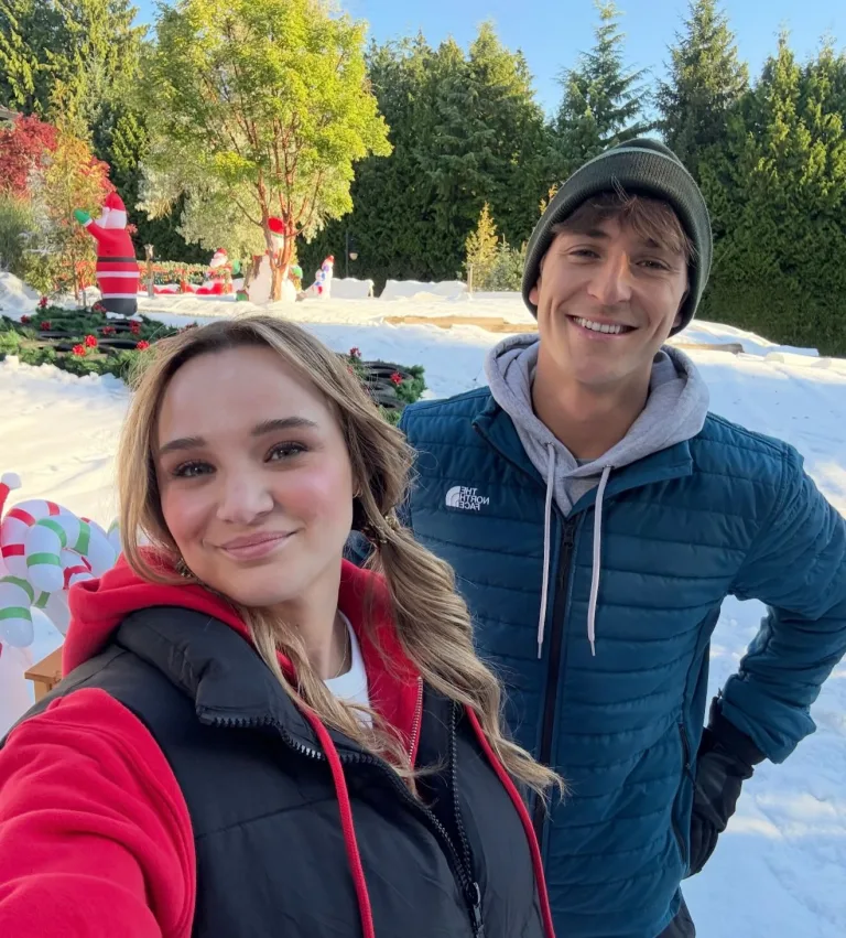 Іноді все, що потрібно — це маленька різдвяна пауза 🎄❤️