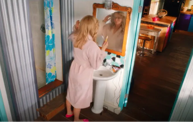 Провулок світлячків: чи можливий 3 сезон і що дає книжкове продовження