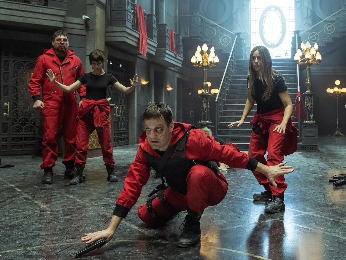 Паперовий будинок 6 сезон: що реально підтвердив Netflix, а що — лише фантазія фаната