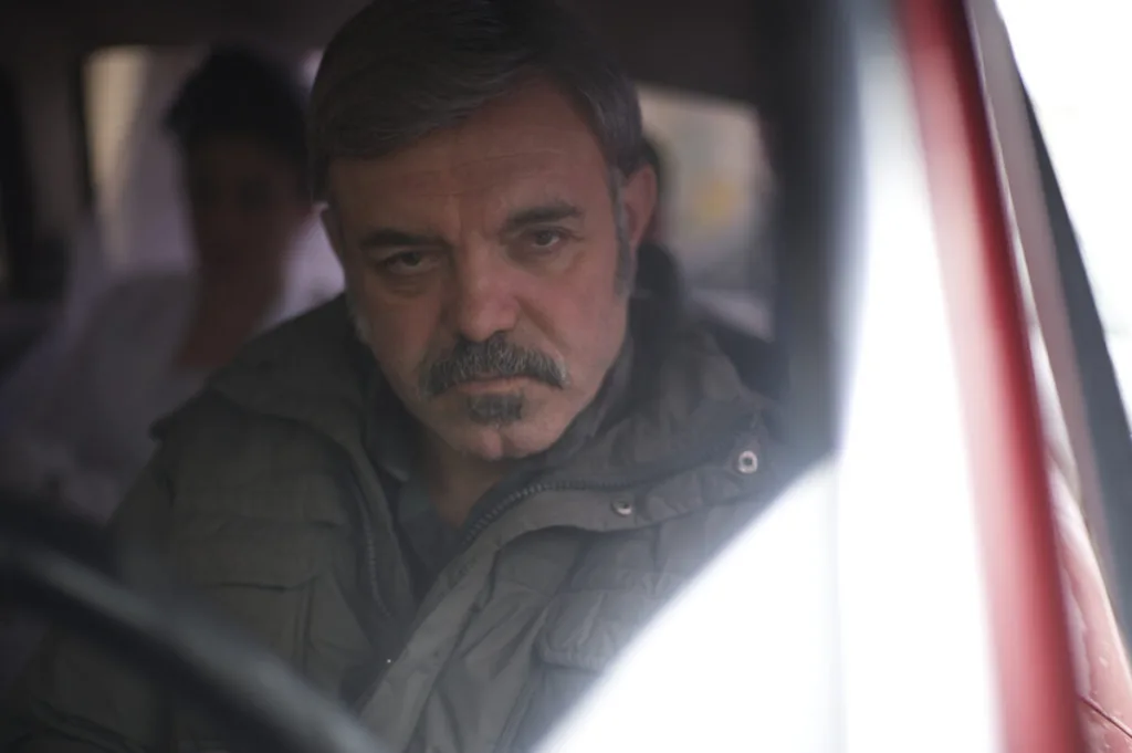 Пізній старт та гучна слава: як Ерджан Кесал пройшов шлях від лікаря до зірки «Чукура»