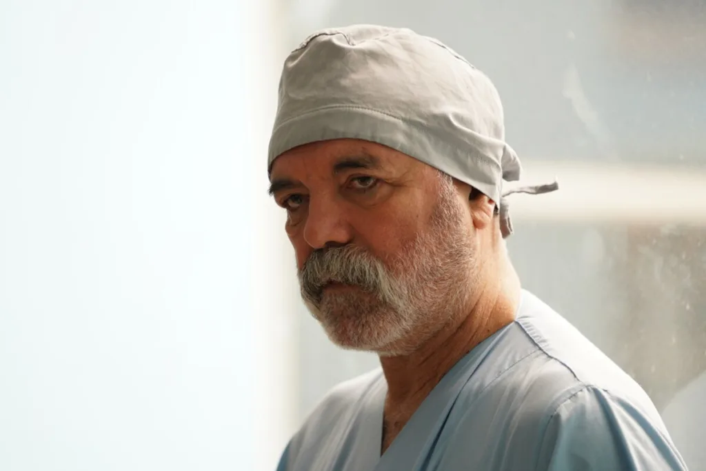 Пізній старт та гучна слава: як Ерджан Кесал пройшов шлях від лікаря до зірки «Чукура»