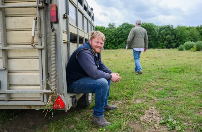 Весна на фермі Кларксона: нові кадри та натяк на 5 сезон «Ферми Кларксона»